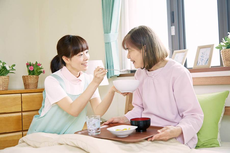 訪問介護とは？サービス内容や費用・利用の流れを解説