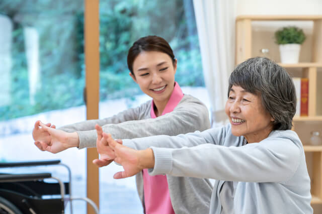 「ADL」とは？評価方法と低下の原因や対策、評価時の注意点について解説